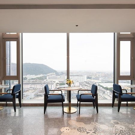 Hilton Garden Inn Shenzhen Airport,Enjoy 24-Hour One Way Free Delivery From Hotel To Shenzhen Baoan Airport On The Hour Zewnętrze zdjęcie