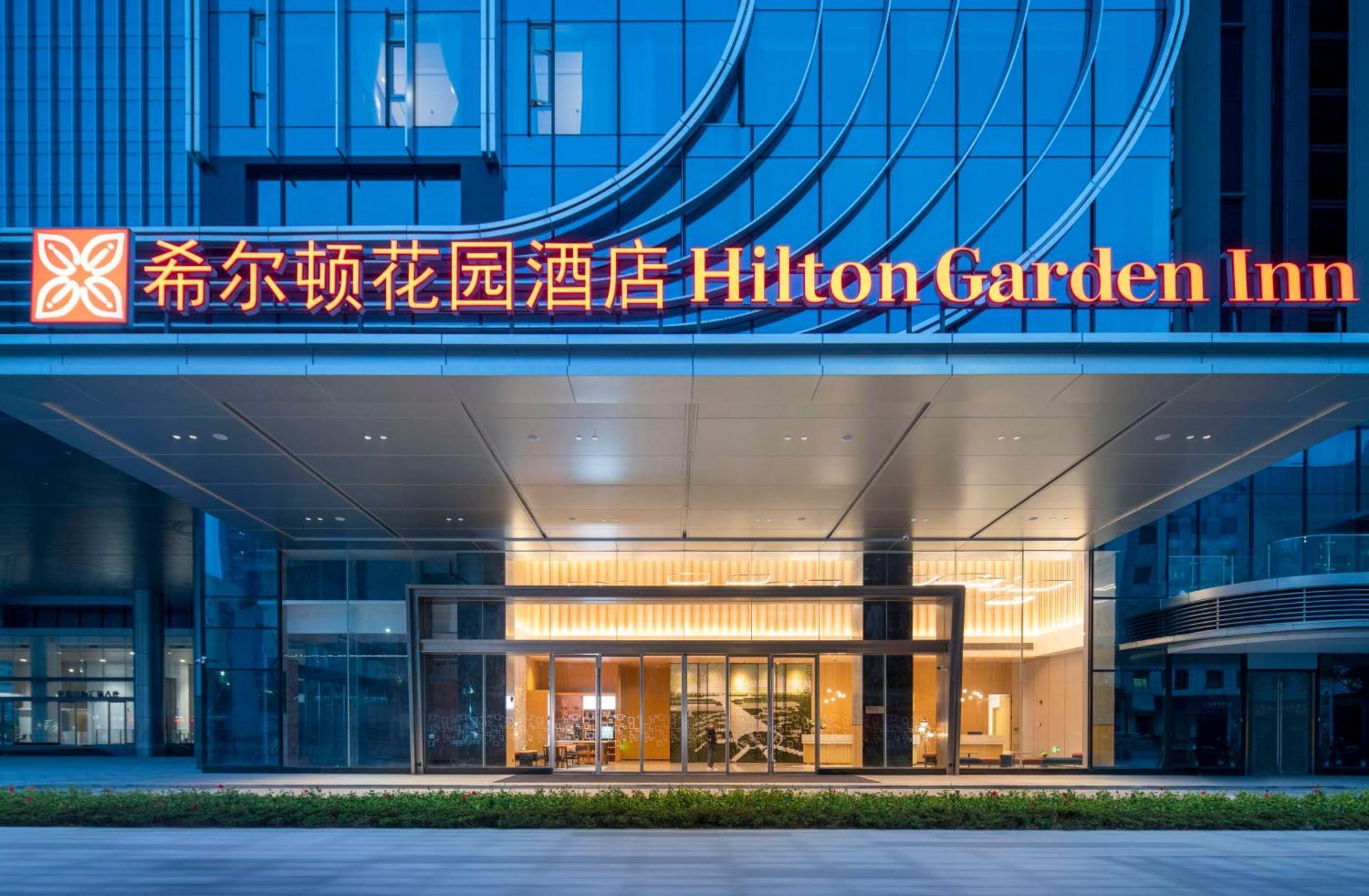 Hilton Garden Inn Shenzhen Airport,Enjoy 24-Hour One Way Free Delivery From Hotel To Shenzhen Baoan Airport On The Hour Zewnętrze zdjęcie