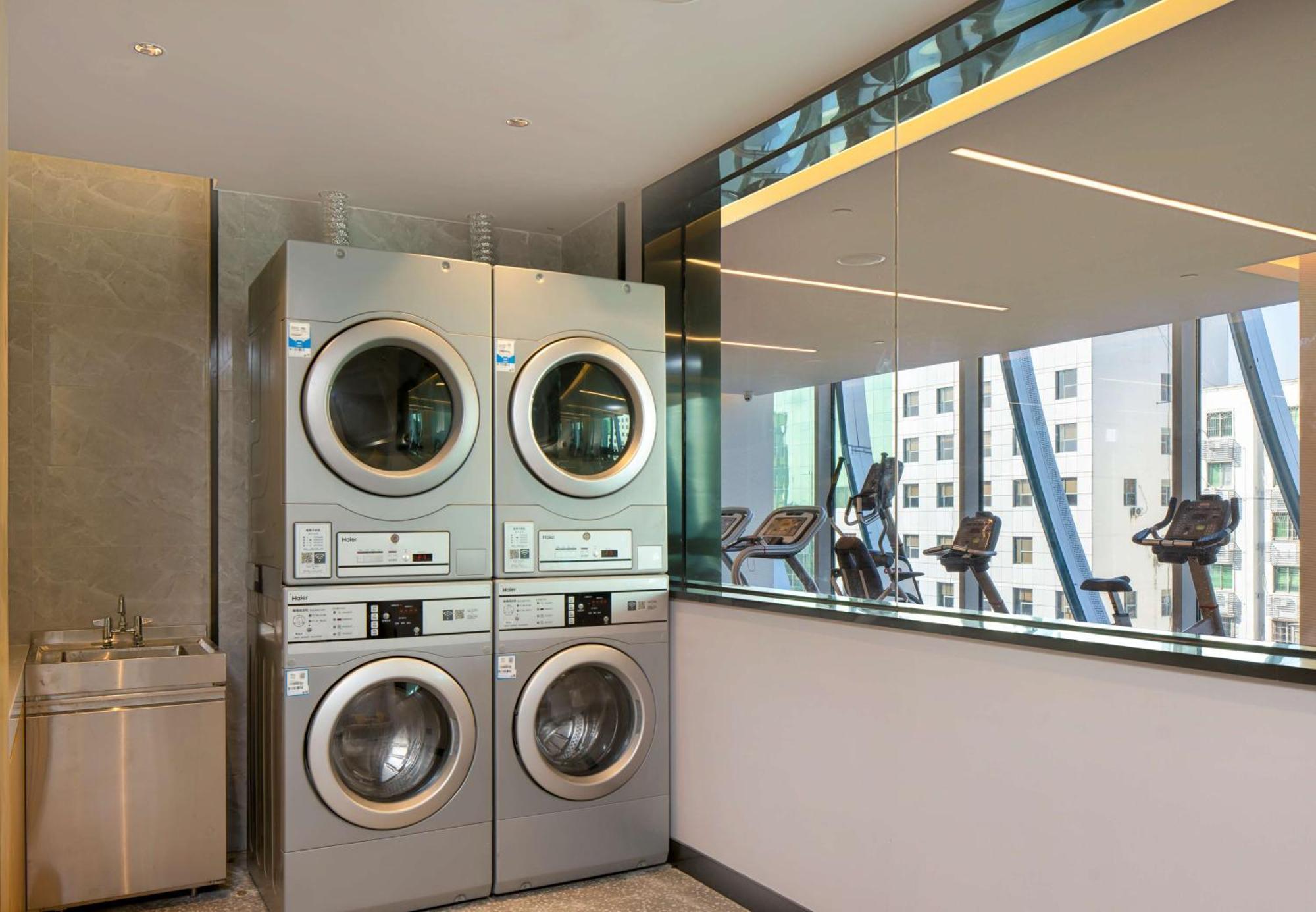 Hilton Garden Inn Shenzhen Airport,Enjoy 24-Hour One Way Free Delivery From Hotel To Shenzhen Baoan Airport On The Hour Zewnętrze zdjęcie