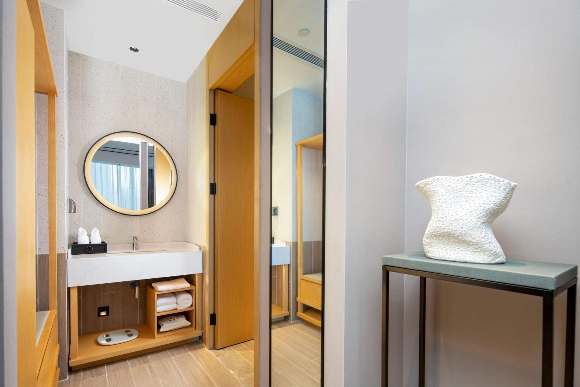 Hilton Garden Inn Shenzhen Airport,Enjoy 24-Hour One Way Free Delivery From Hotel To Shenzhen Baoan Airport On The Hour Zewnętrze zdjęcie